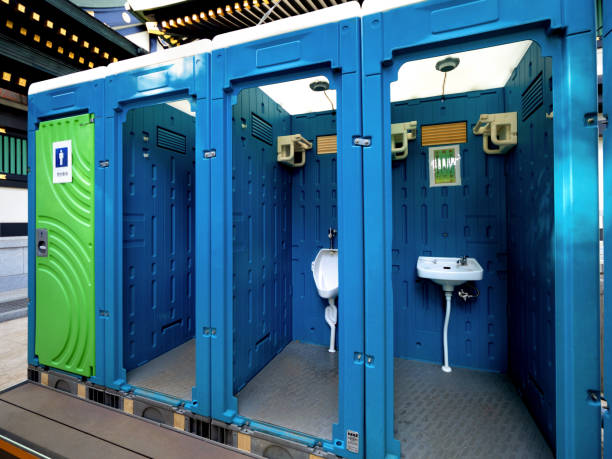 Best Portable restroom trailer rental  in Wallace, NC